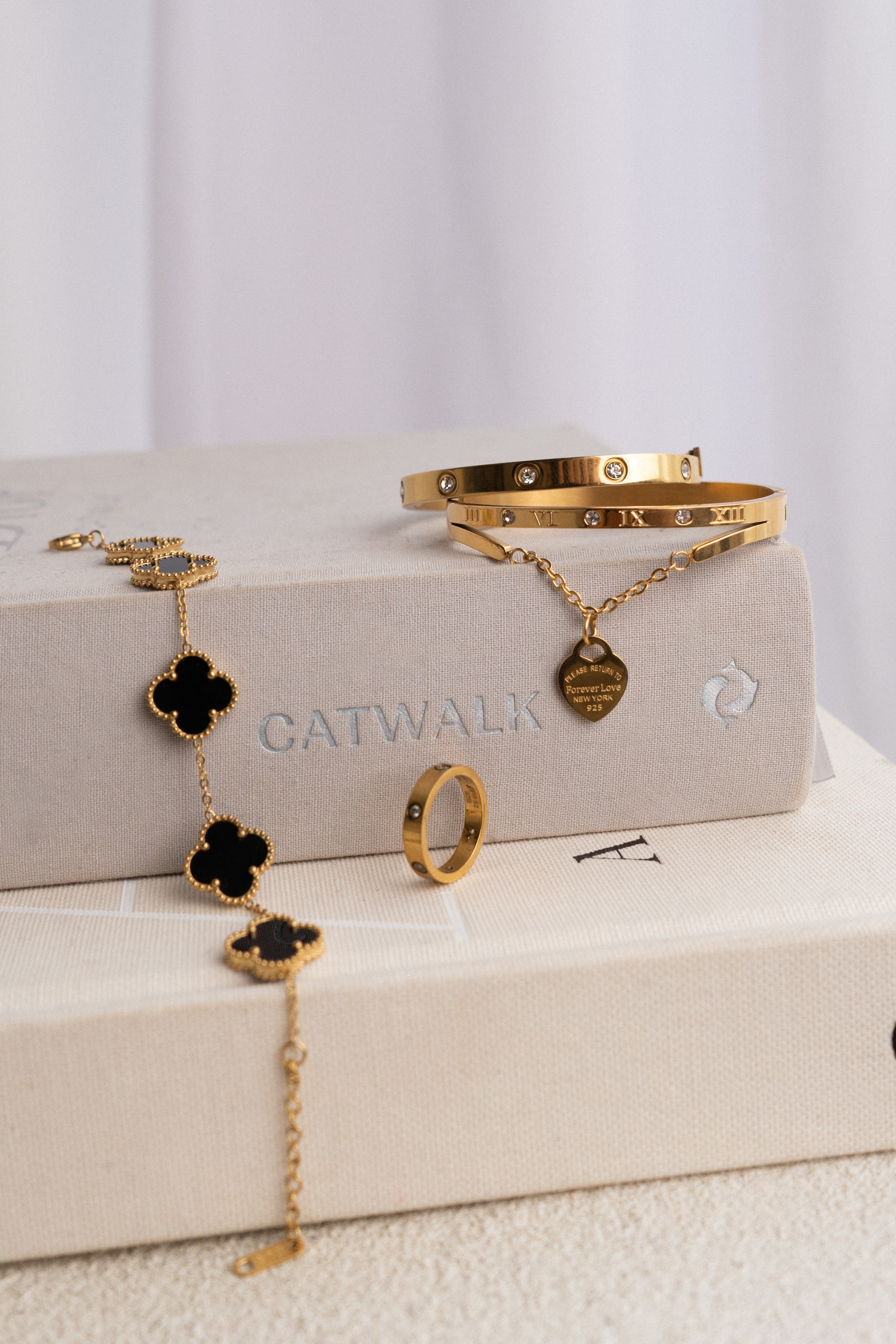 Divine 18k Gold Bracelet