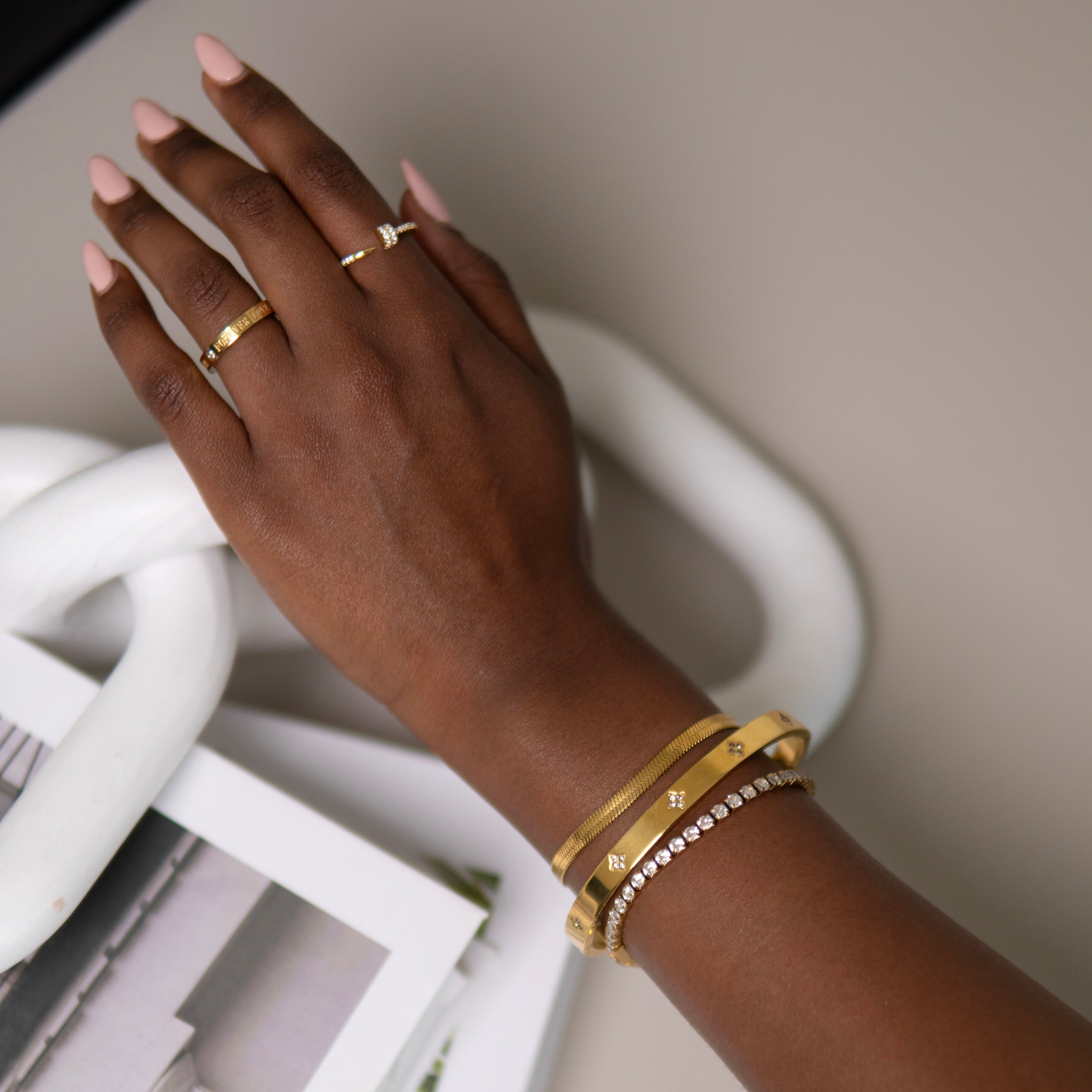 Serene Mini Clover Bangle