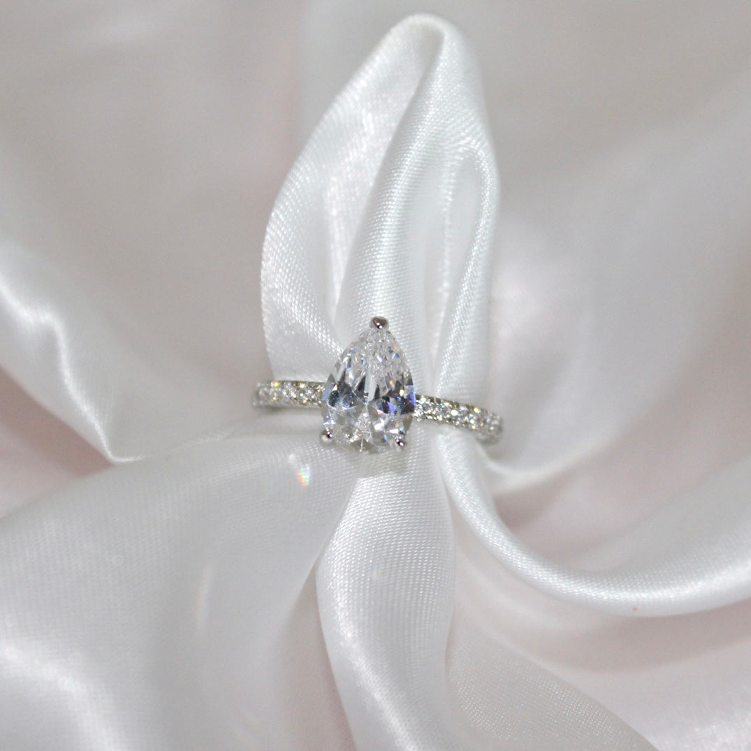 Pear Cut 2CT 925 Silver Ring