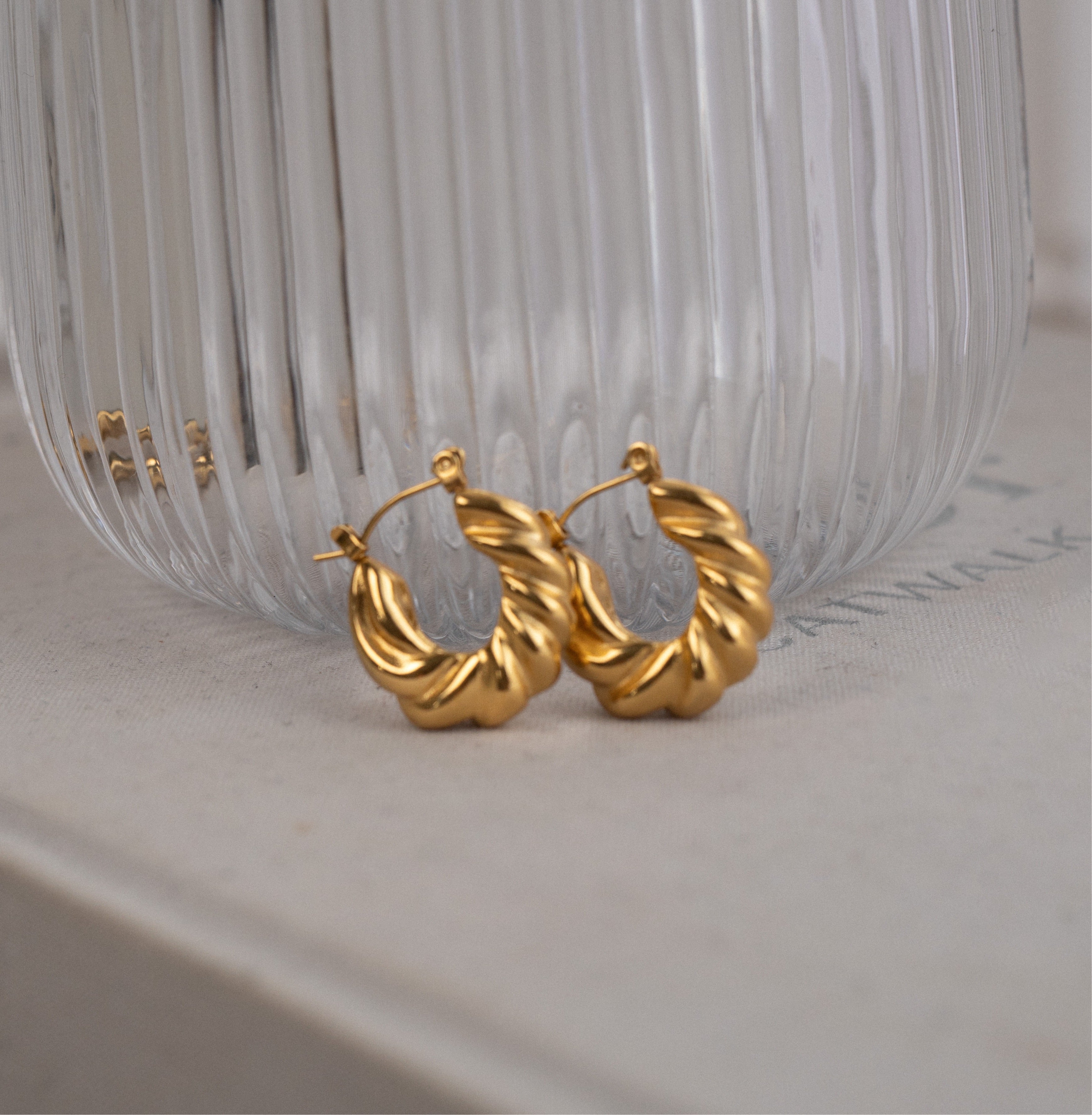 Ivy 18K Gold Hoop