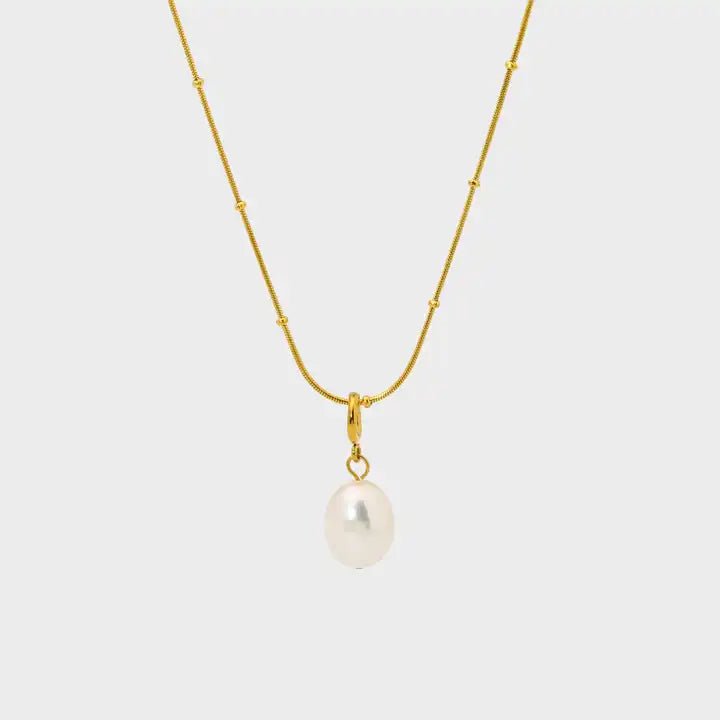 Pearl Pendant Necklace