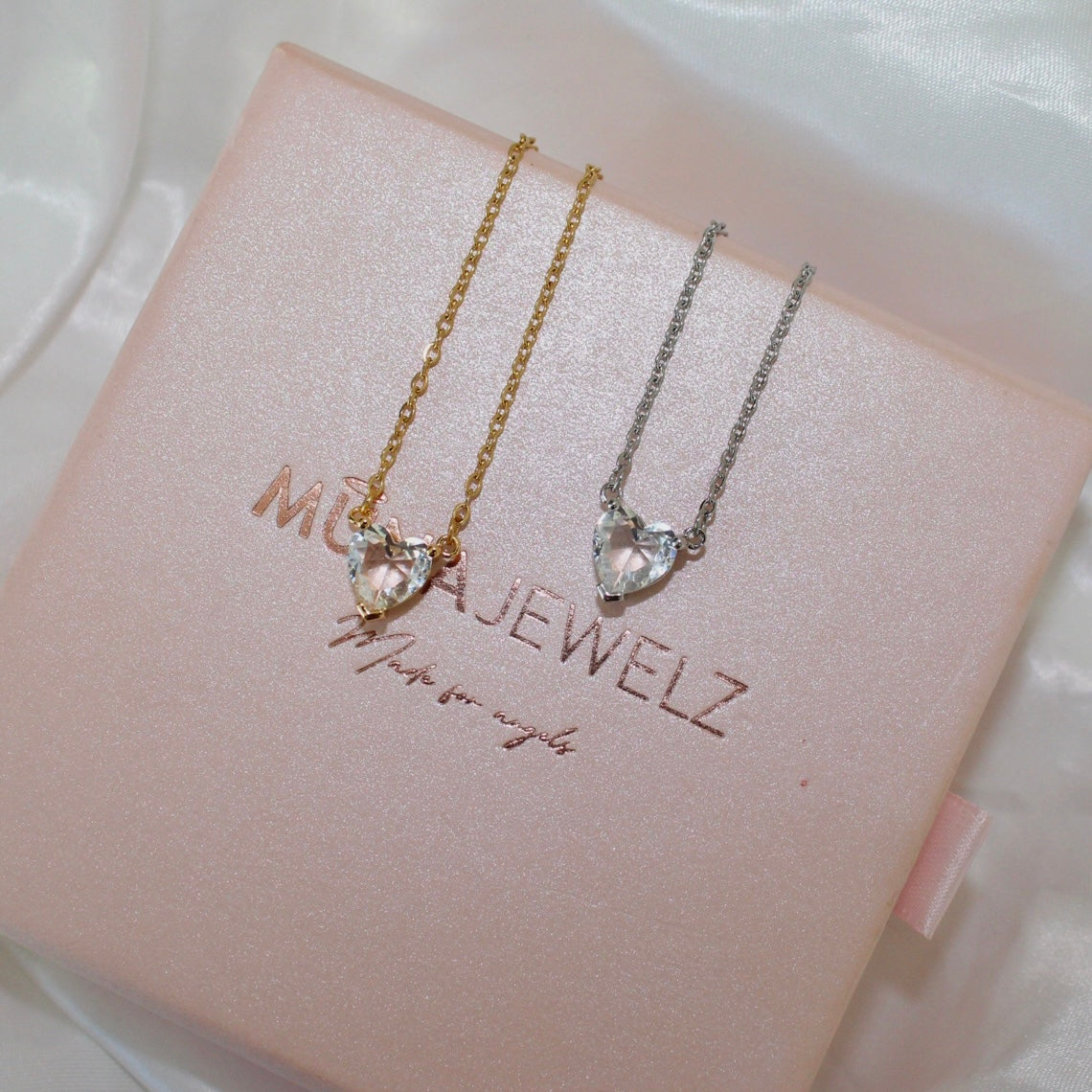 Infinite Love 18k Gold Necklace - Muna Jewelz